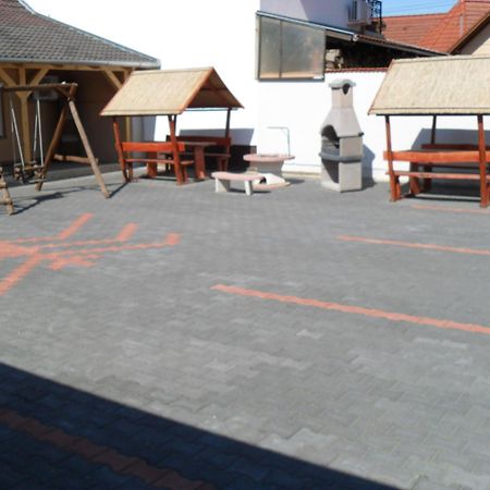 Oazis Apartman Harkany Luaran gambar