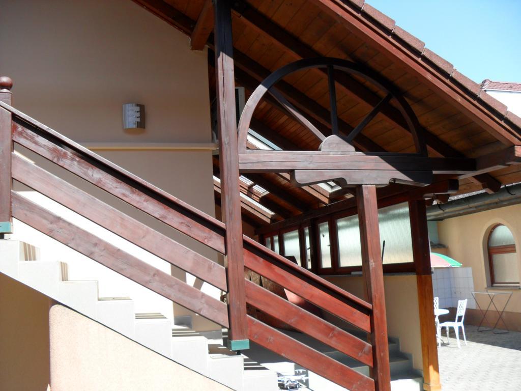 Oazis Apartman Harkany Luaran gambar